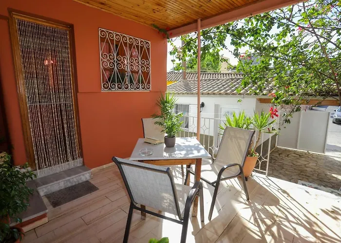Family House At Corfu Town Appartement *